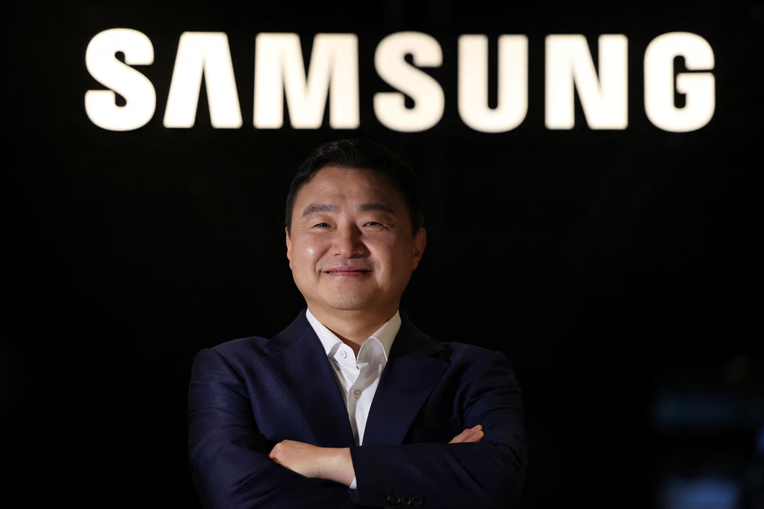 Samsung Targets 800 Million Gemini Powered Galaxy AI Devices In 2026